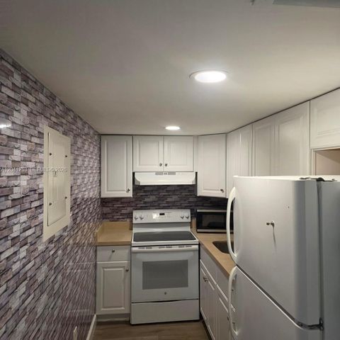 4721 NW 7th Street 10712, Miami, FL 33126