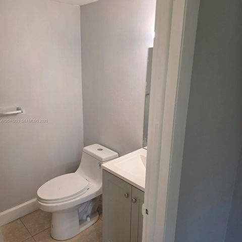 4721 NW 7th Street 10712, Miami, FL 33126
