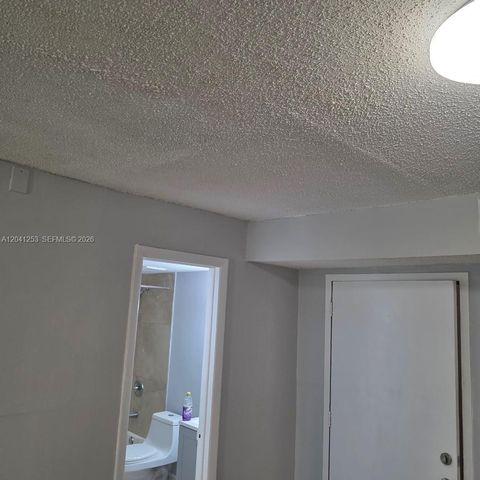 4721 NW 7th Street 10712, Miami, FL 33126