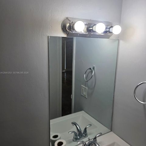 4721 NW 7th Street 10712, Miami, FL 33126