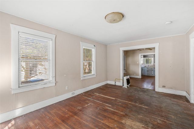 1109 W Crawford Street, Denison, TX 75020