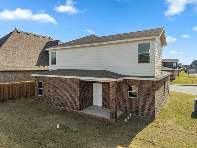 808 Chateau Court, Kingfisher, OK 73750