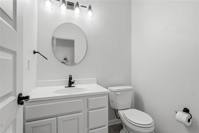 808 Chateau Court, Kingfisher, OK 73750