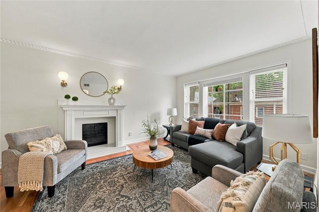 7536 York Drive 2B, St Louis, MO 63105
