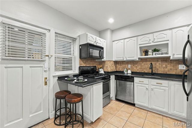7536 York Drive 2B, St Louis, MO 63105