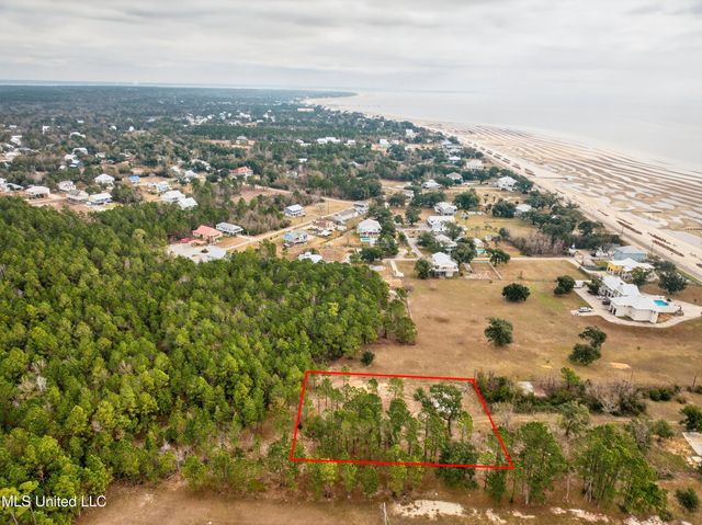 920 B S Beach Boulevard, Waveland, MS 39576