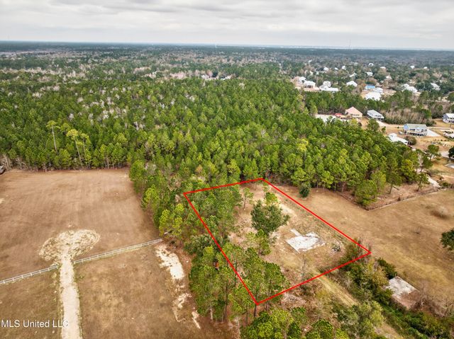 920 B S Beach Boulevard, Waveland, MS 39576