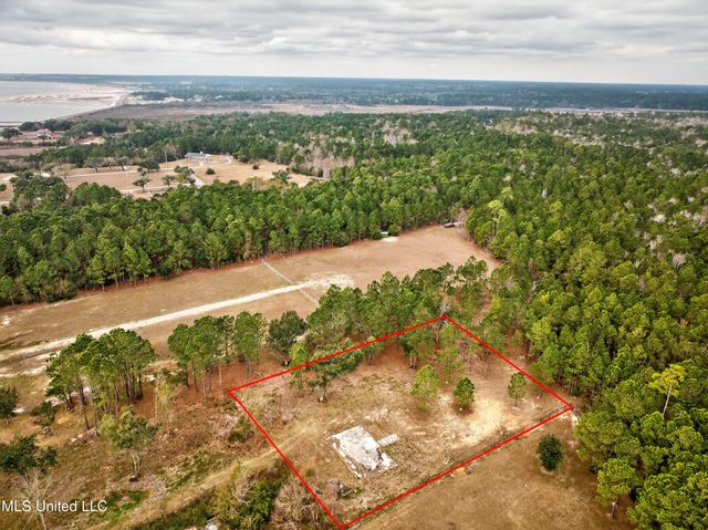 920 B S Beach Boulevard, Waveland, MS 39576