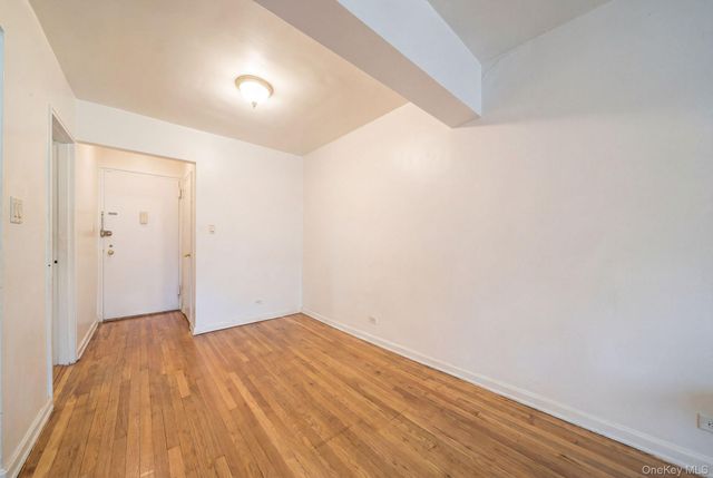 84-01 Main Street 618, Briarwood, NY 11435