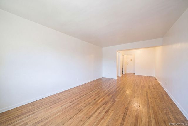 84-01 Main Street 618, Briarwood, NY 11435