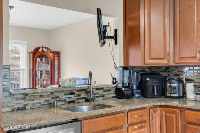 67 Claridge Court 152B, Toms River, NJ 08753