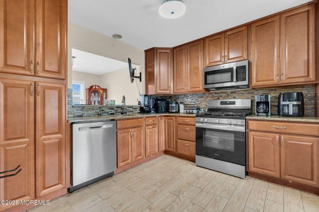 67 Claridge Court 152B, Toms River, NJ 08753