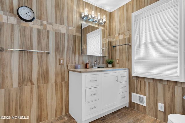 67 Claridge Court 152B, Toms River, NJ 08753