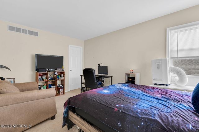 67 Claridge Court 152B, Toms River, NJ 08753