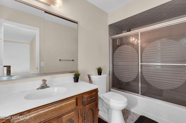 67 Claridge Court 152B, Toms River, NJ 08753