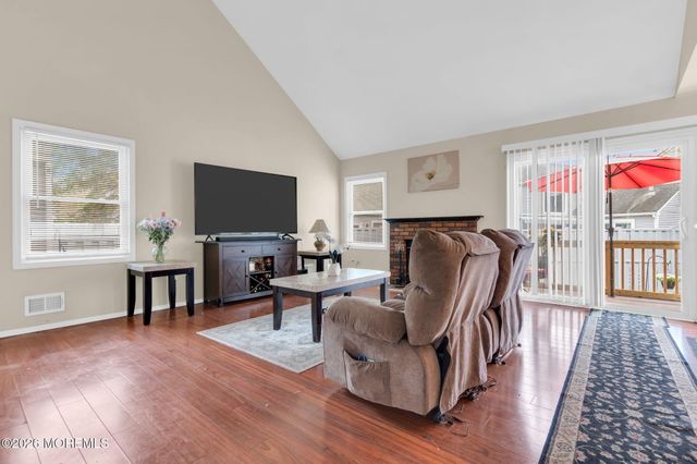 67 Claridge Court 152B, Toms River, NJ 08753