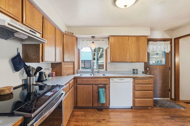 6806 N Fox Point Dr, Spokane, WA 99208