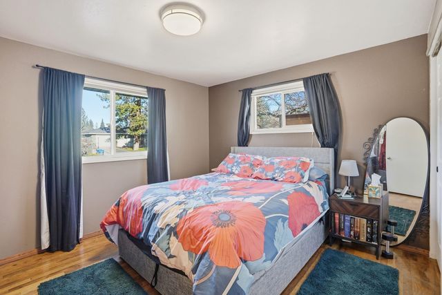 6806 N Fox Point Dr, Spokane, WA 99208