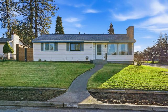 6806 N Fox Point Dr, Spokane, WA 99208