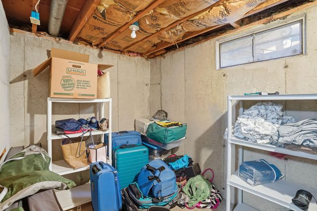 6806 N Fox Point Dr, Spokane, WA 99208