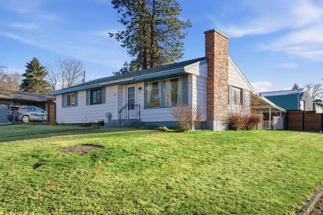 6806 N Fox Point Dr, Spokane, WA 99208