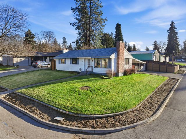 6806 N Fox Point Dr, Spokane, WA 99208