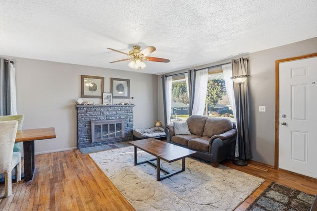 6806 N Fox Point Dr, Spokane, WA 99208