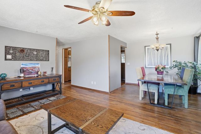 6806 N Fox Point Dr, Spokane, WA 99208