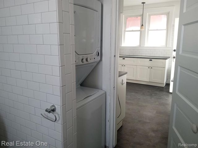 2454 Florian Street, Hamtramck, MI 48212