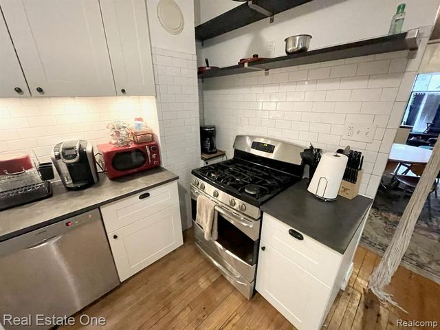 2454 Florian Street, Hamtramck, MI 48212
