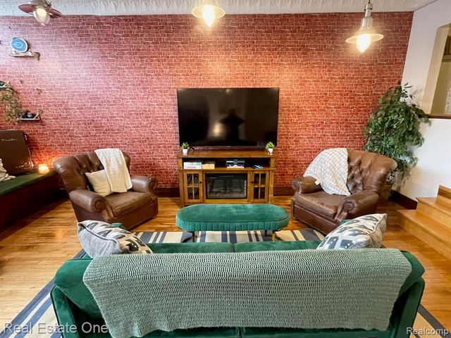 2454 Florian Street, Hamtramck, MI 48212