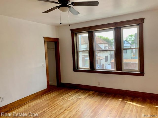 2454 Florian Street, Hamtramck, MI 48212