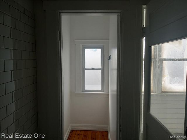 2454 Florian Street, Hamtramck, MI 48212