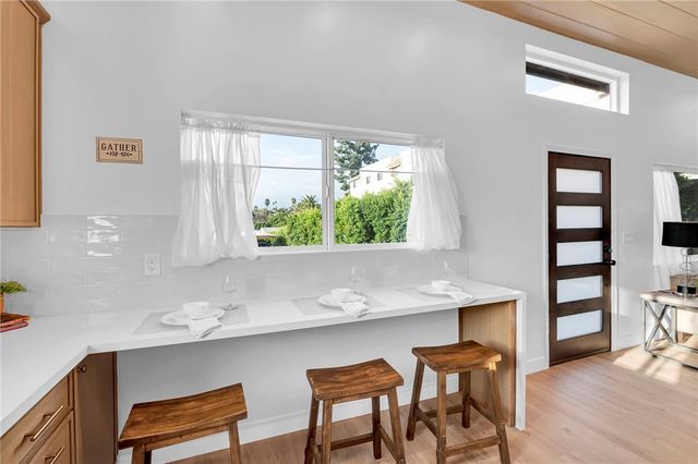 5160 Oakland, Los Angeles, CA 90032