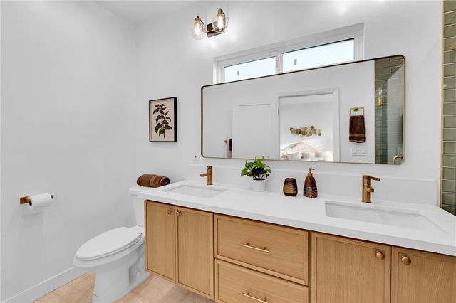 5160 Oakland, Los Angeles, CA 90032