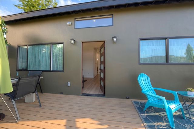 5160 Oakland, Los Angeles, CA 90032