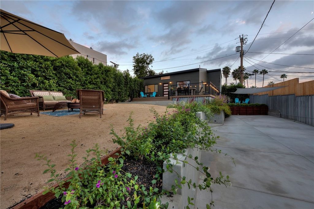 5160 Oakland, Los Angeles, CA 90032