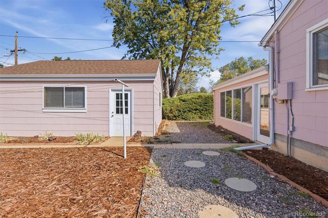1041 Florence Street, Aurora, CO 80010