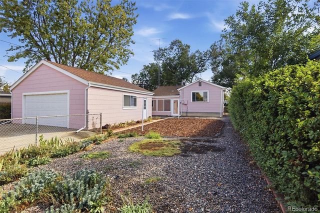 1041 Florence Street, Aurora, CO 80010