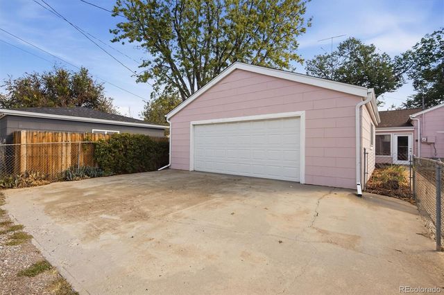 1041 Florence Street, Aurora, CO 80010