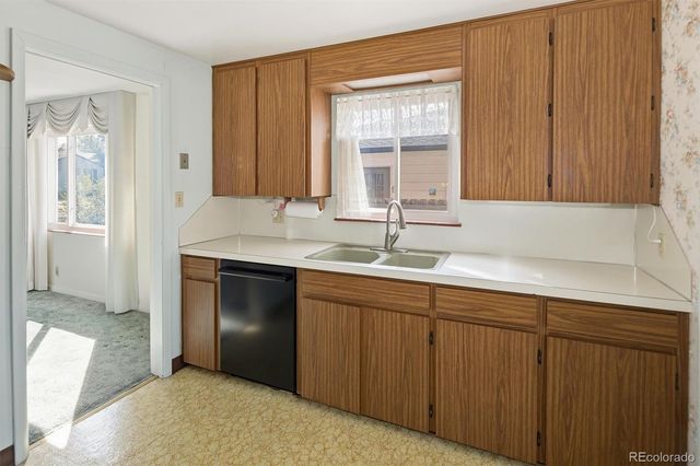 1041 Florence Street, Aurora, CO 80010