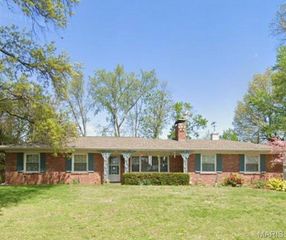 10 Green Garden Drive, St Ann, MO 63074