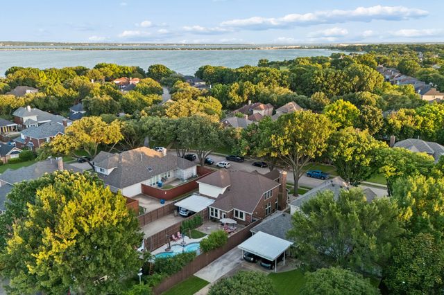 9105 Clearlake Drive, Rowlett, TX 75088