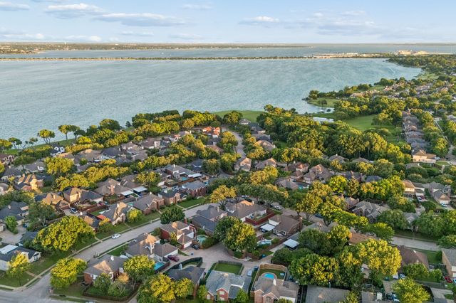9105 Clearlake Drive, Rowlett, TX 75088