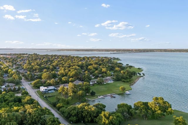 9105 Clearlake Drive, Rowlett, TX 75088