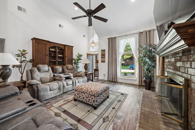 9105 Clearlake Drive, Rowlett, TX 75088