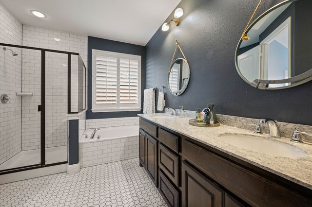 15500 Pioneer Bluff Trail, Fort Worth, TX 76262