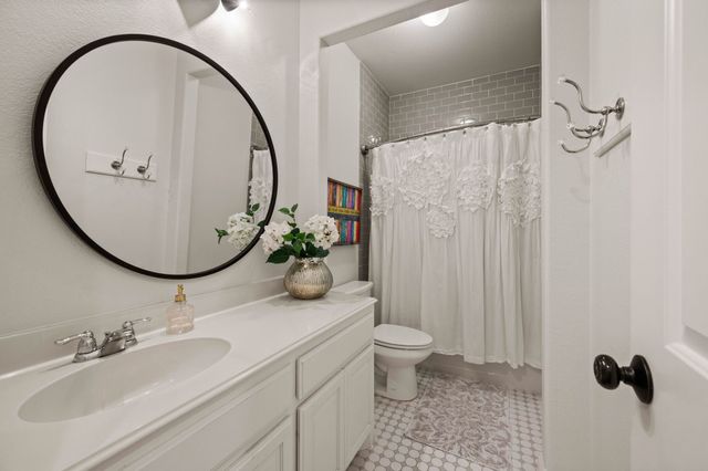 15500 Pioneer Bluff Trail, Fort Worth, TX 76262