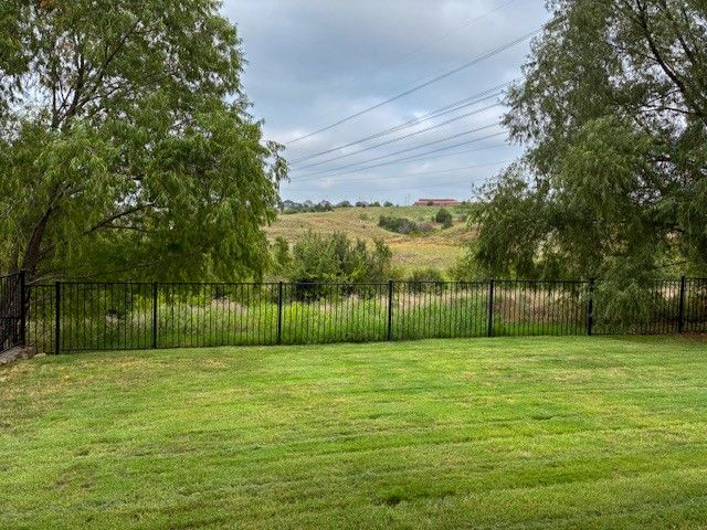 15500 Pioneer Bluff Trail, Fort Worth, TX 76262