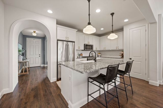 15500 Pioneer Bluff Trail, Fort Worth, TX 76262